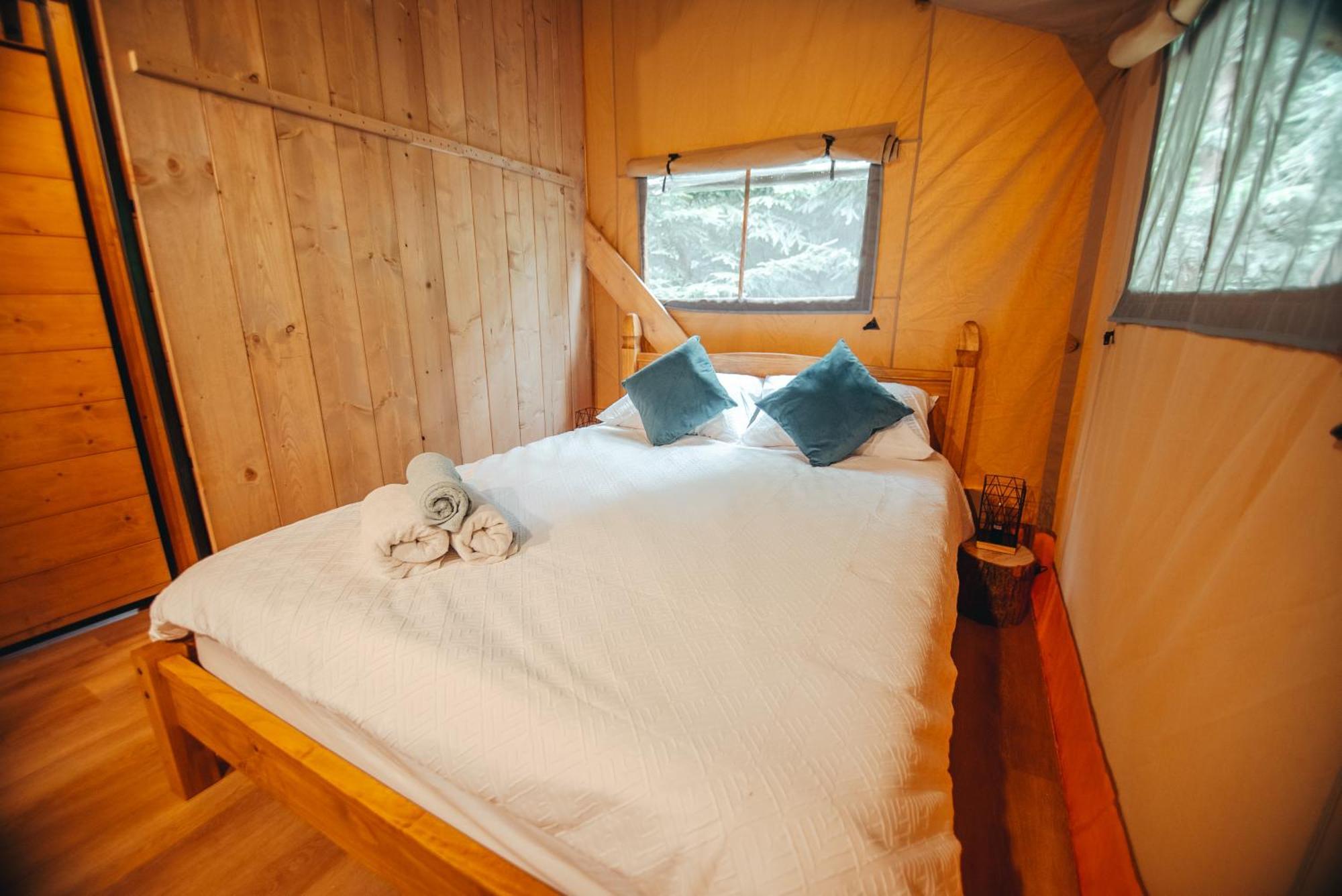 Cosy Forest Lodge Penrhos  Bagian luar foto