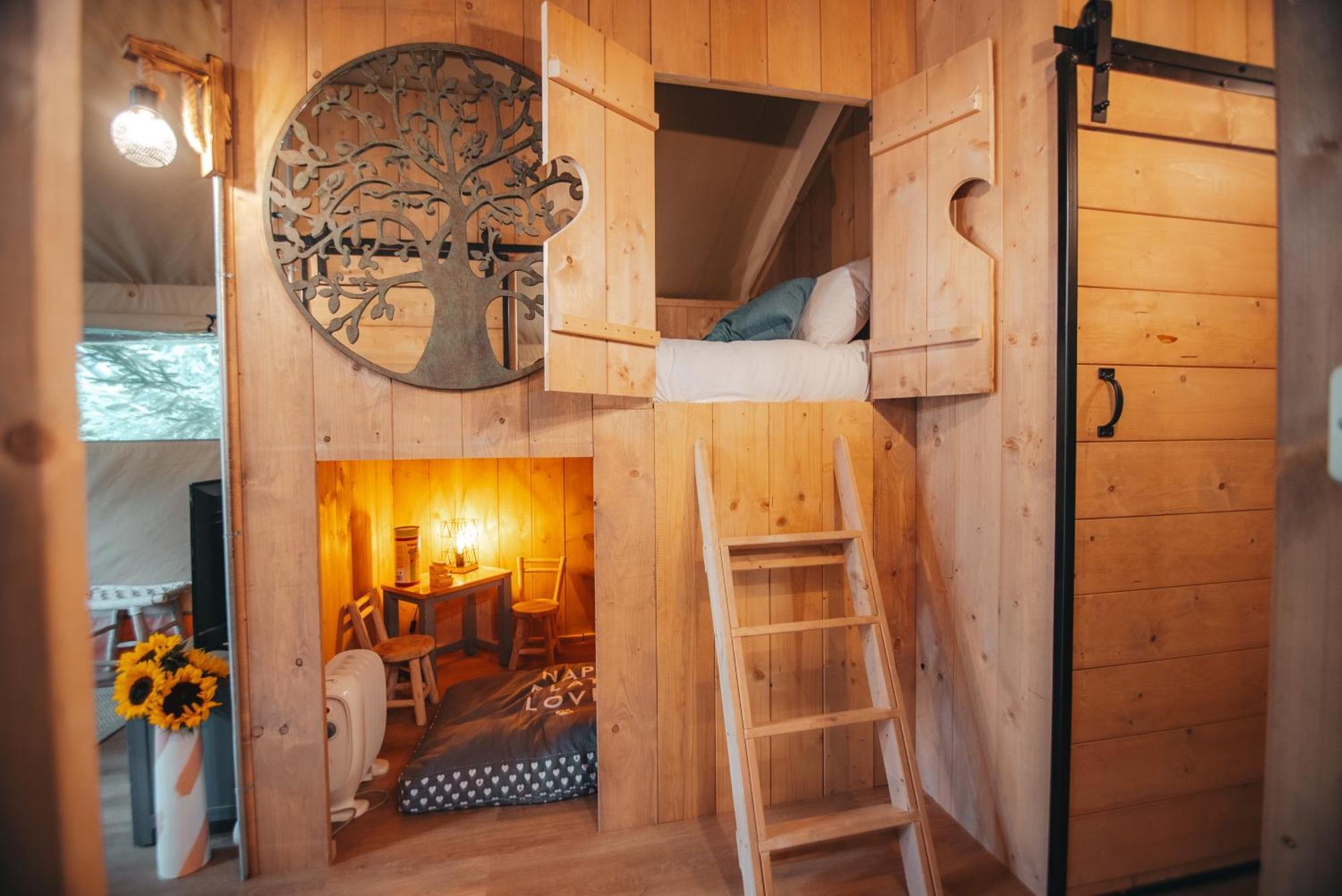 Cosy Forest Lodge Penrhos  Bagian luar foto