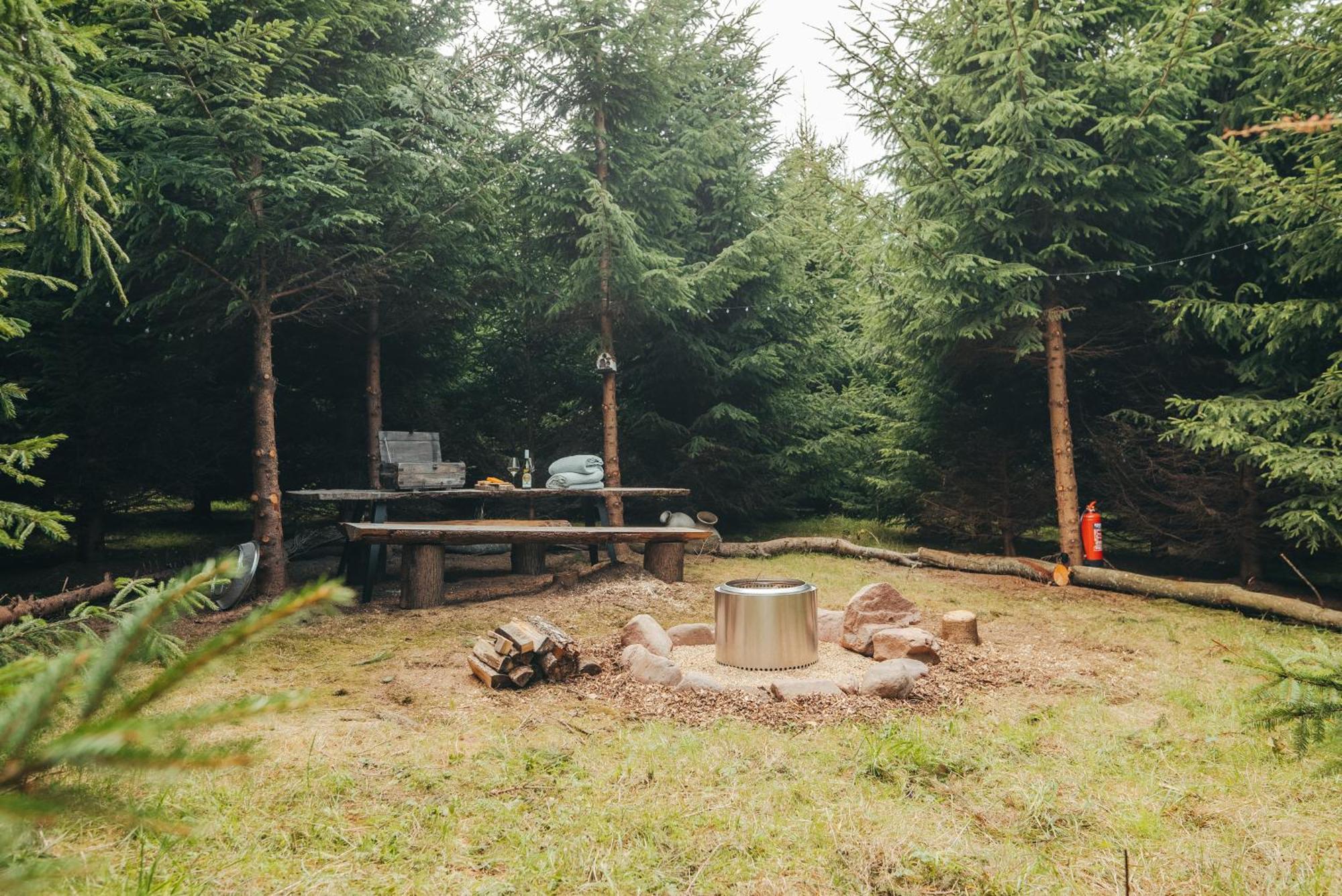 Cosy Forest Lodge Penrhos  Bagian luar foto