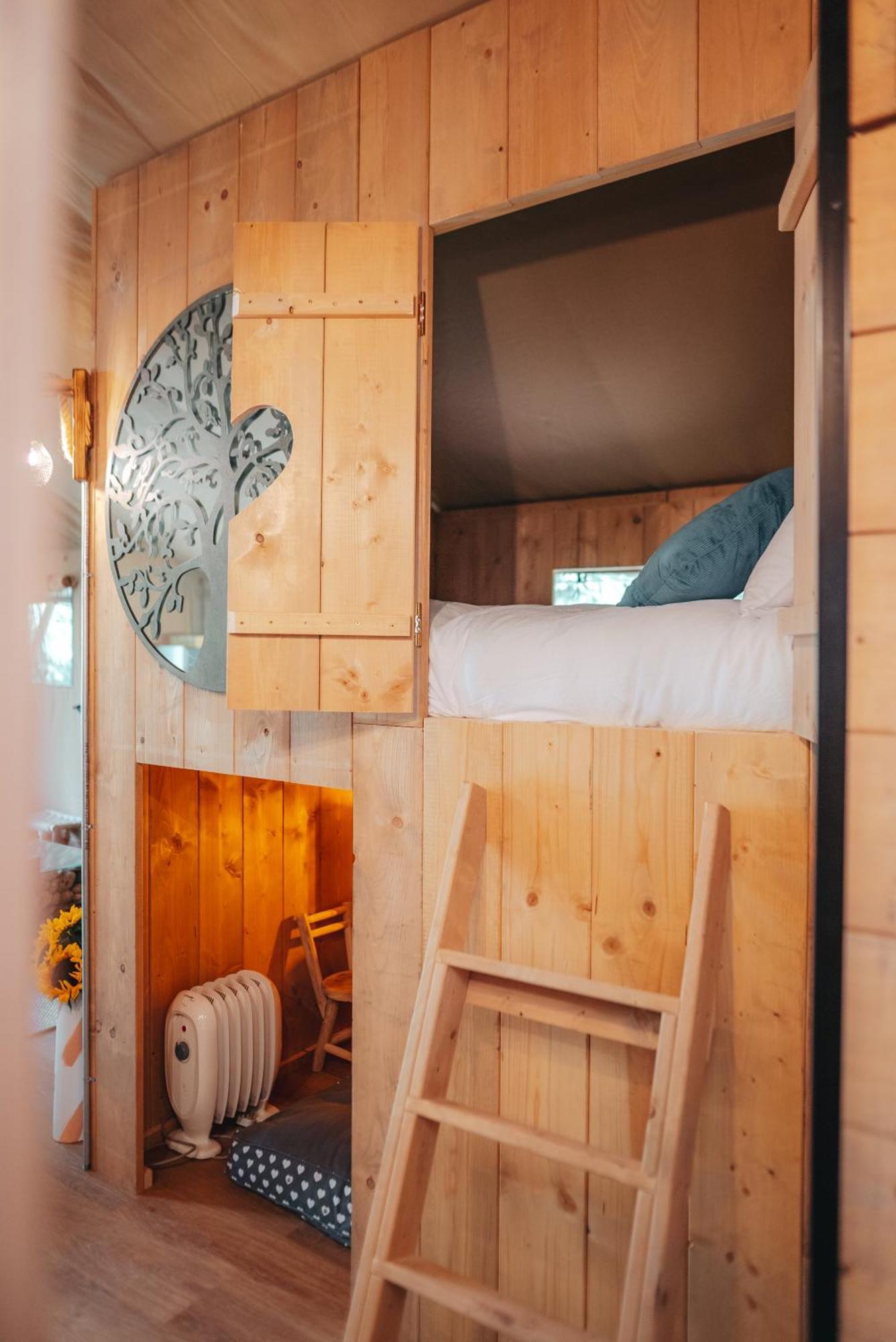Cosy Forest Lodge Penrhos  Bagian luar foto