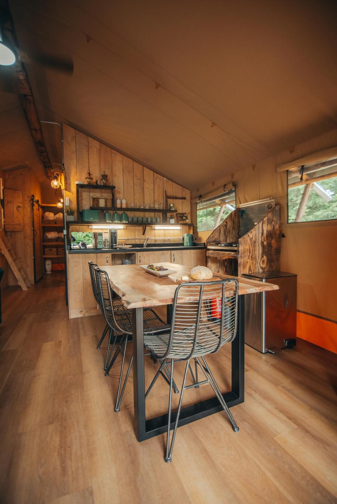 Cosy Forest Lodge Penrhos  Bagian luar foto