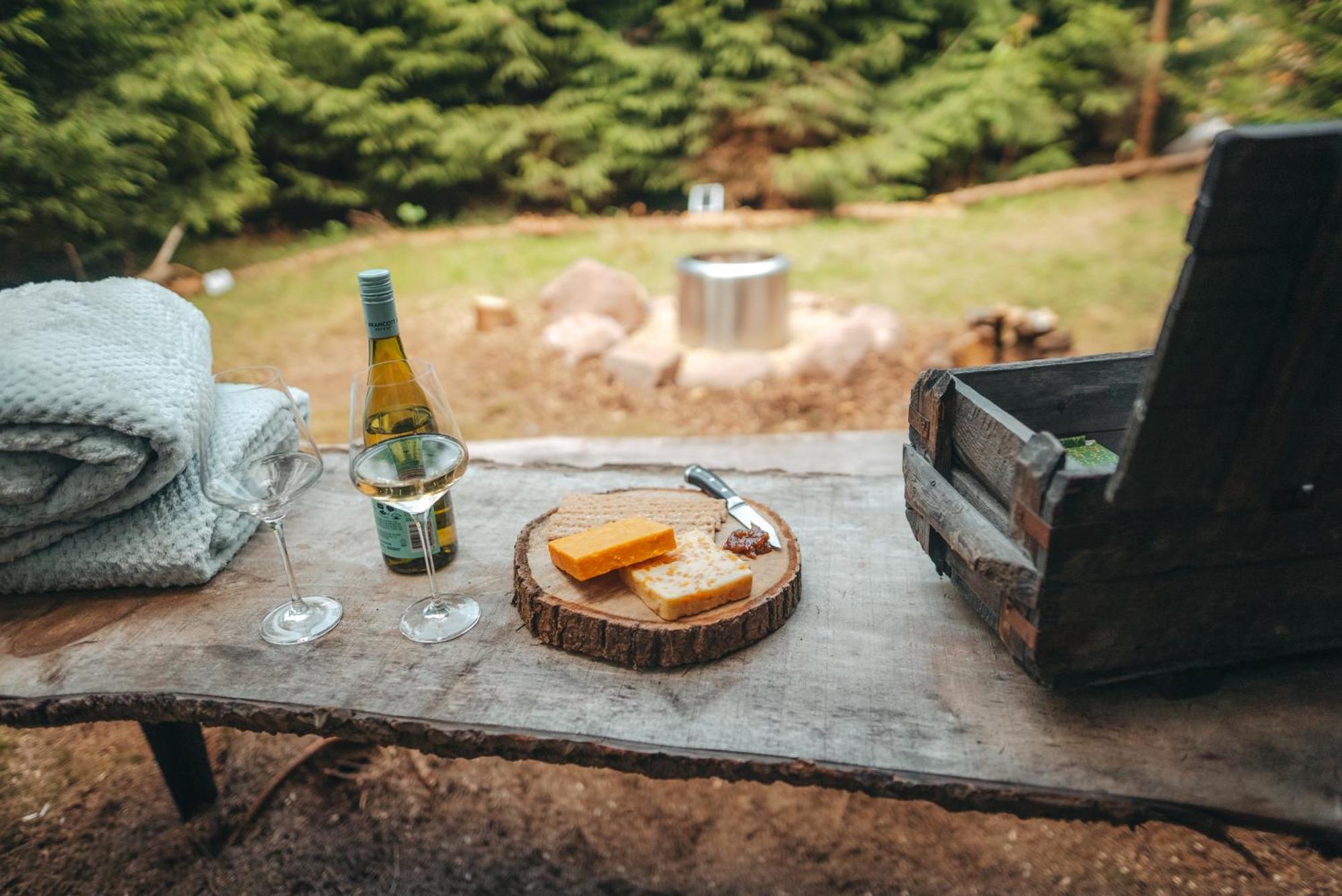 Cosy Forest Lodge Penrhos  Bagian luar foto