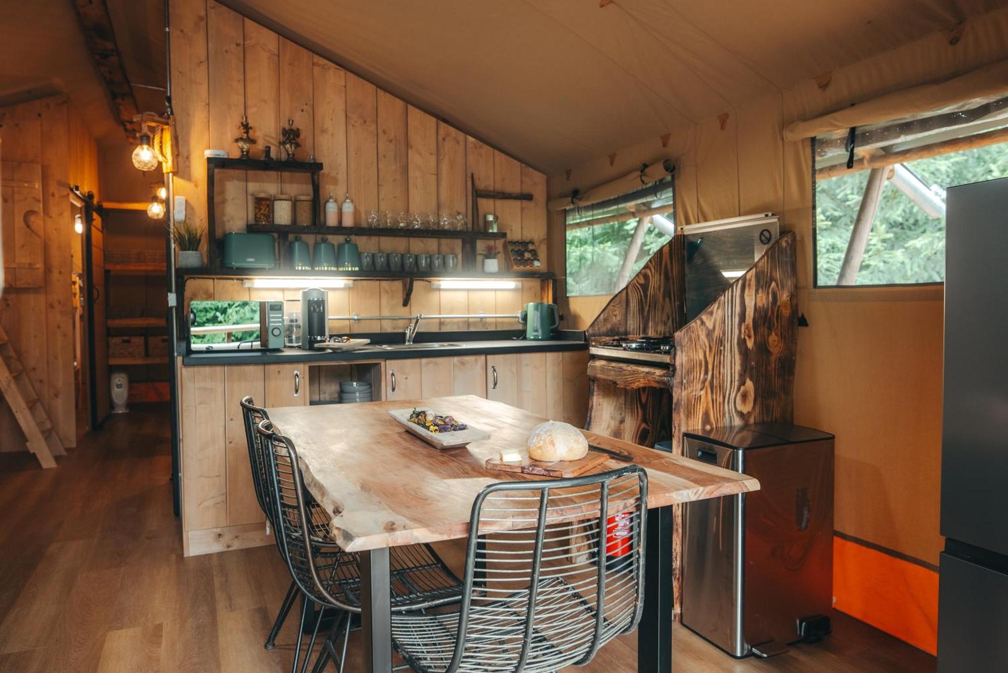 Cosy Forest Lodge Penrhos  Bagian luar foto