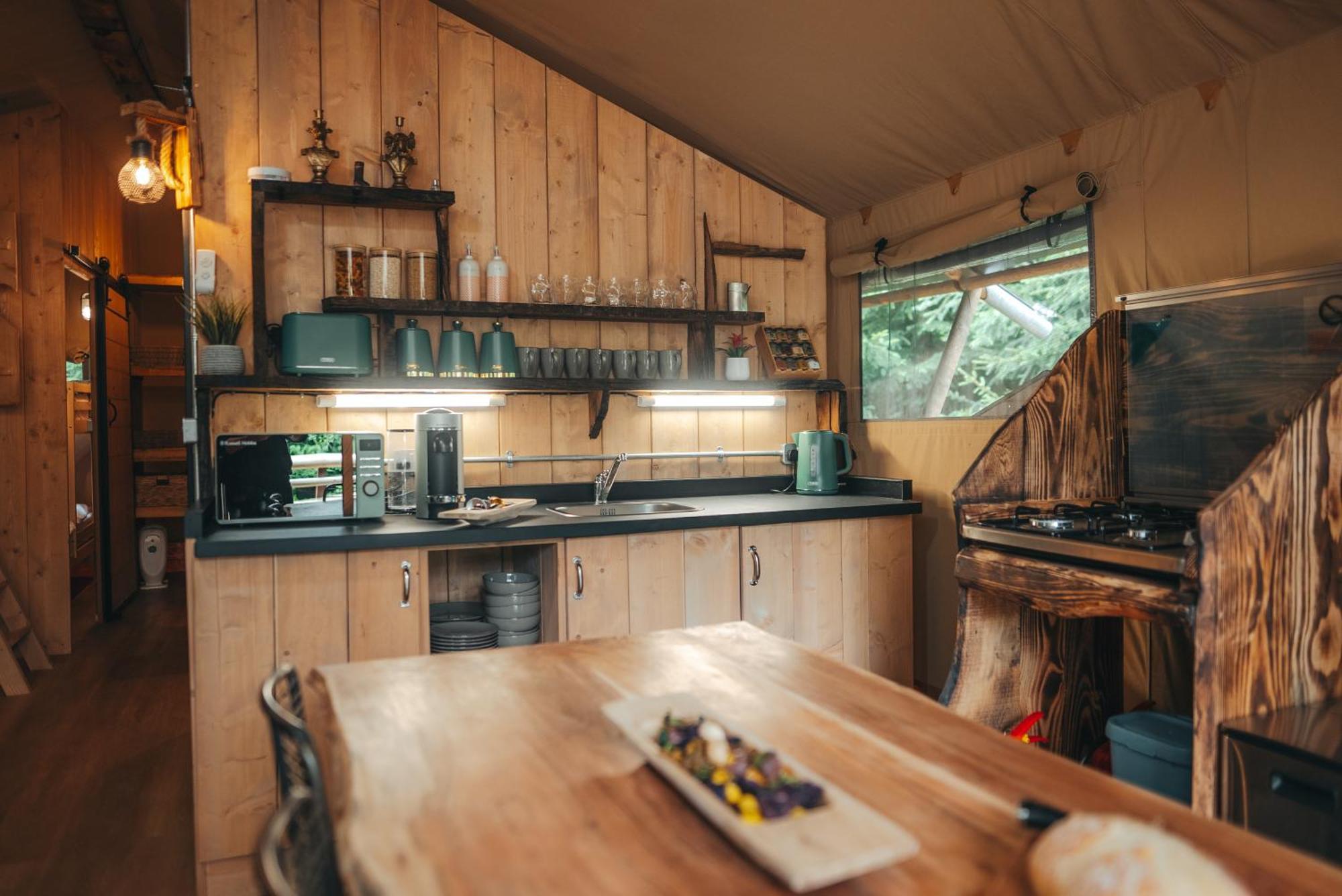 Cosy Forest Lodge Penrhos  Bagian luar foto